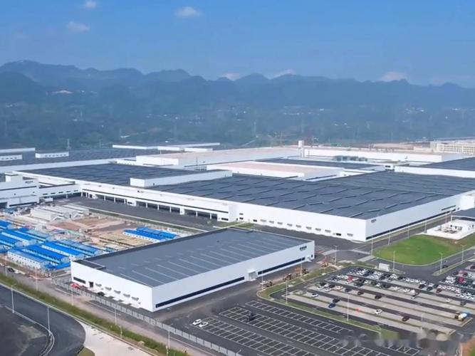 赛力斯重庆第三智慧工厂建成交付，问界M系列与重庆科技中心公司共筑智能汽车新生态